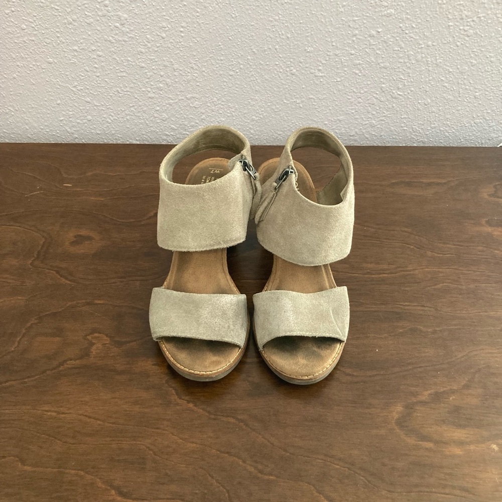 Toms Suede Heel